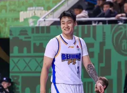 北京男篮与深圳男篮第二场热身赛，已于5月2日打完。29日那场是北京男篮20+大胜