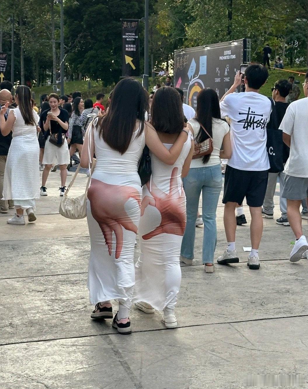 这是闺蜜装里的天花板吧！ ​​​