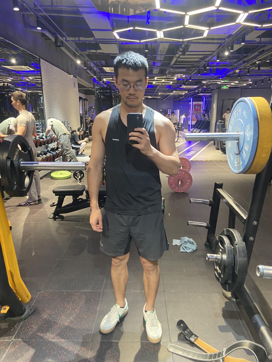 又是一个练腿练到犯恶心的一天