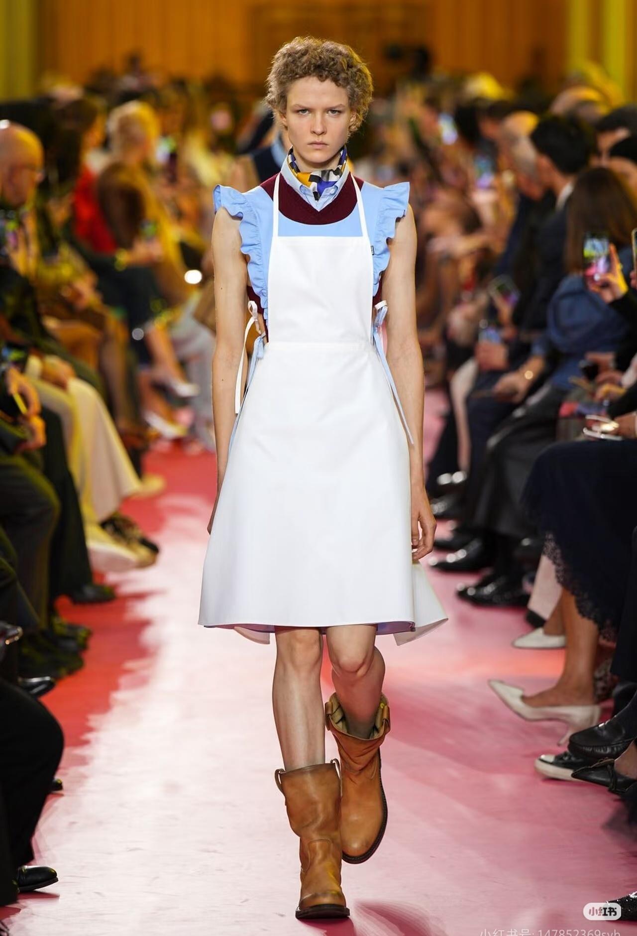 刘浩存，赵今麦，李庚希MiuMiu看秀造型，有点期待现场图了，，， ​​​