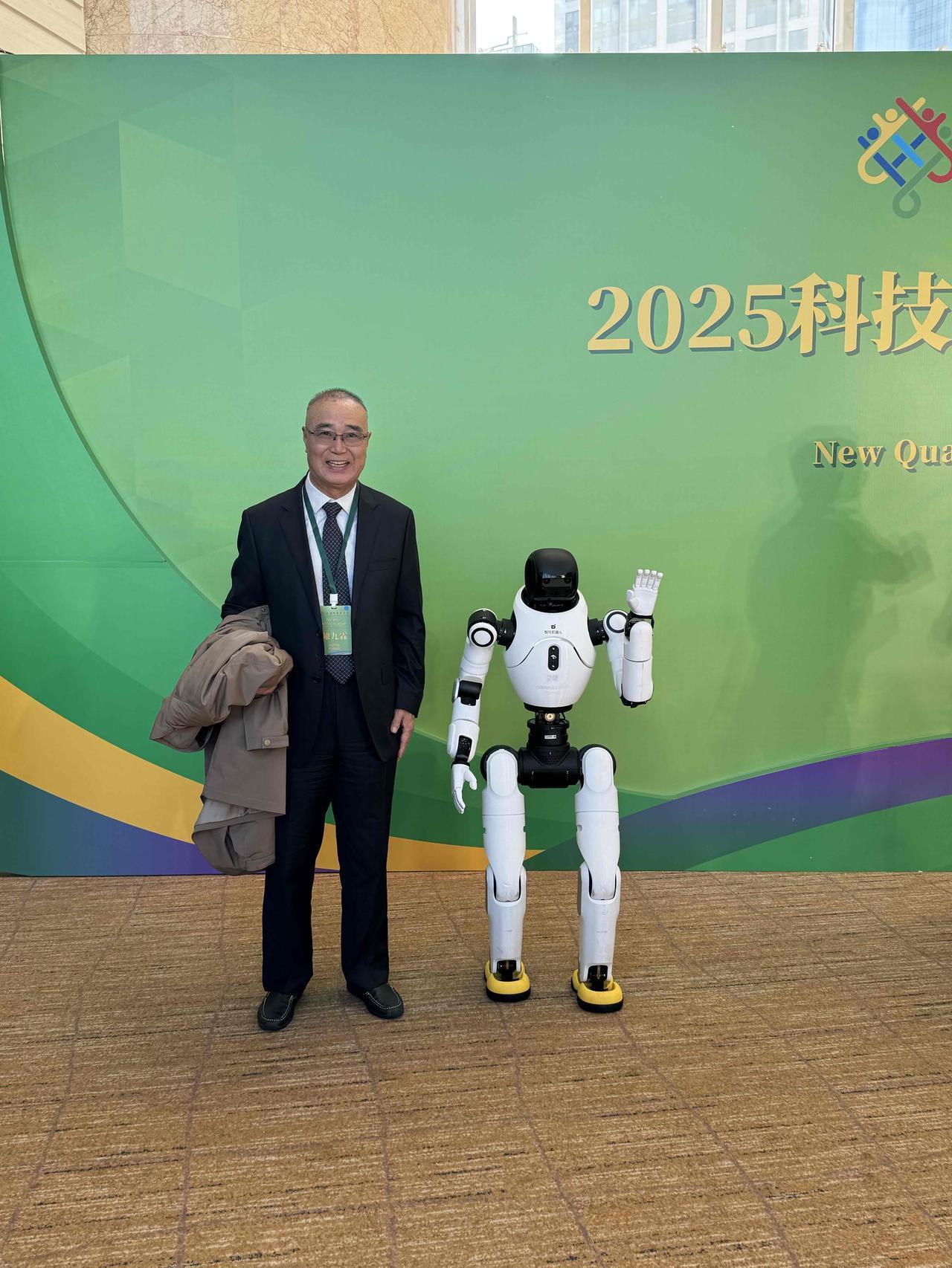 【亲历香港科技高峰论坛！前沿干货+重磅预测太震撼！】

今日，在香港出席“202