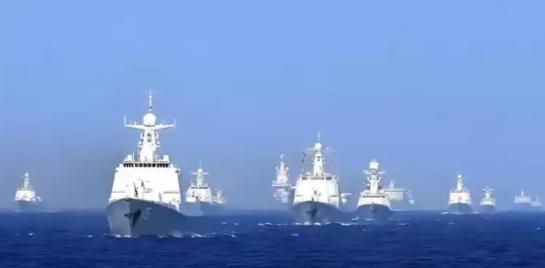 航母开过来，那就一起算账！
 
7月30日，中国没有发抗议、没有召见谁，直接在黄
