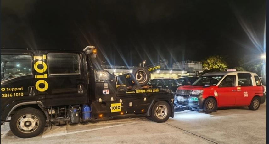 香港大屿山警区昨日（四月六日）在区内采取打击的士违规的行动，并拘捕一名本地男司机