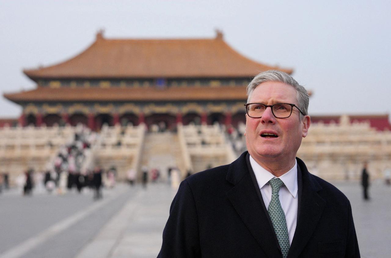 西方政要访华变脸套路深，既怕又离不开中国

最近明显发现，不少西方国家都排着队来