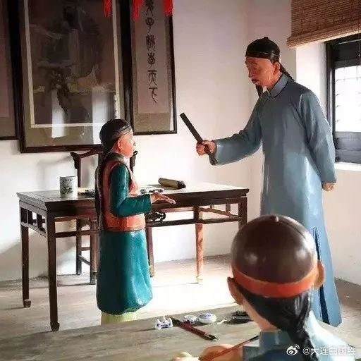#戒尺还给老师才是真正对孩子负责#我是老师，这事跟棍棒底下出孝子不一样，一旦失手