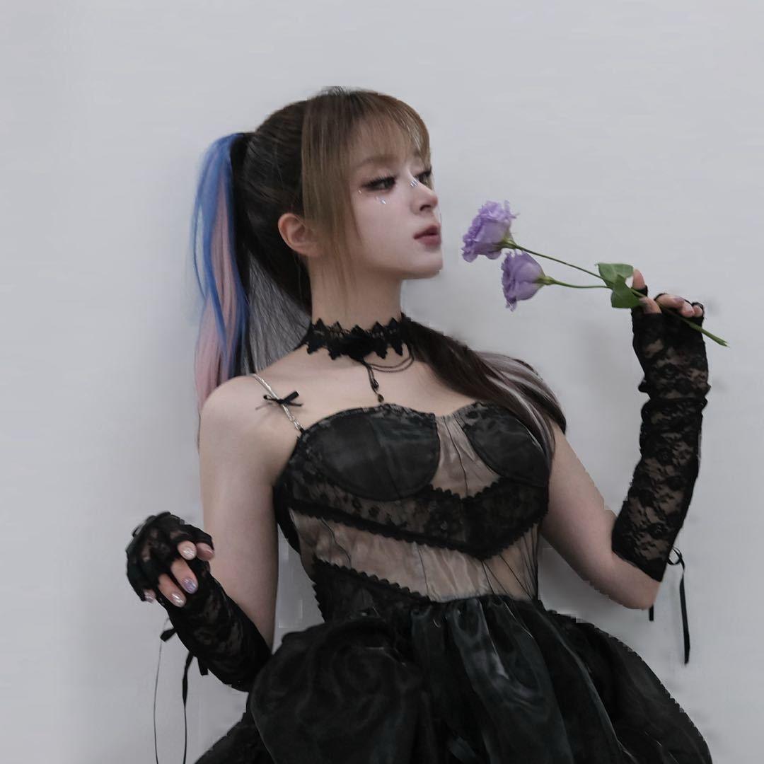 知名日本歌手美依礼芽表态：永远支持一个中国。此外，小美还大胆示爱，坦言中国是她的