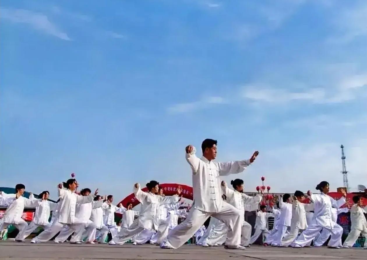 太极拳重在养生，而非健身！

一、练太极拳兼具养生与健身之效，但其内核更倾向于养