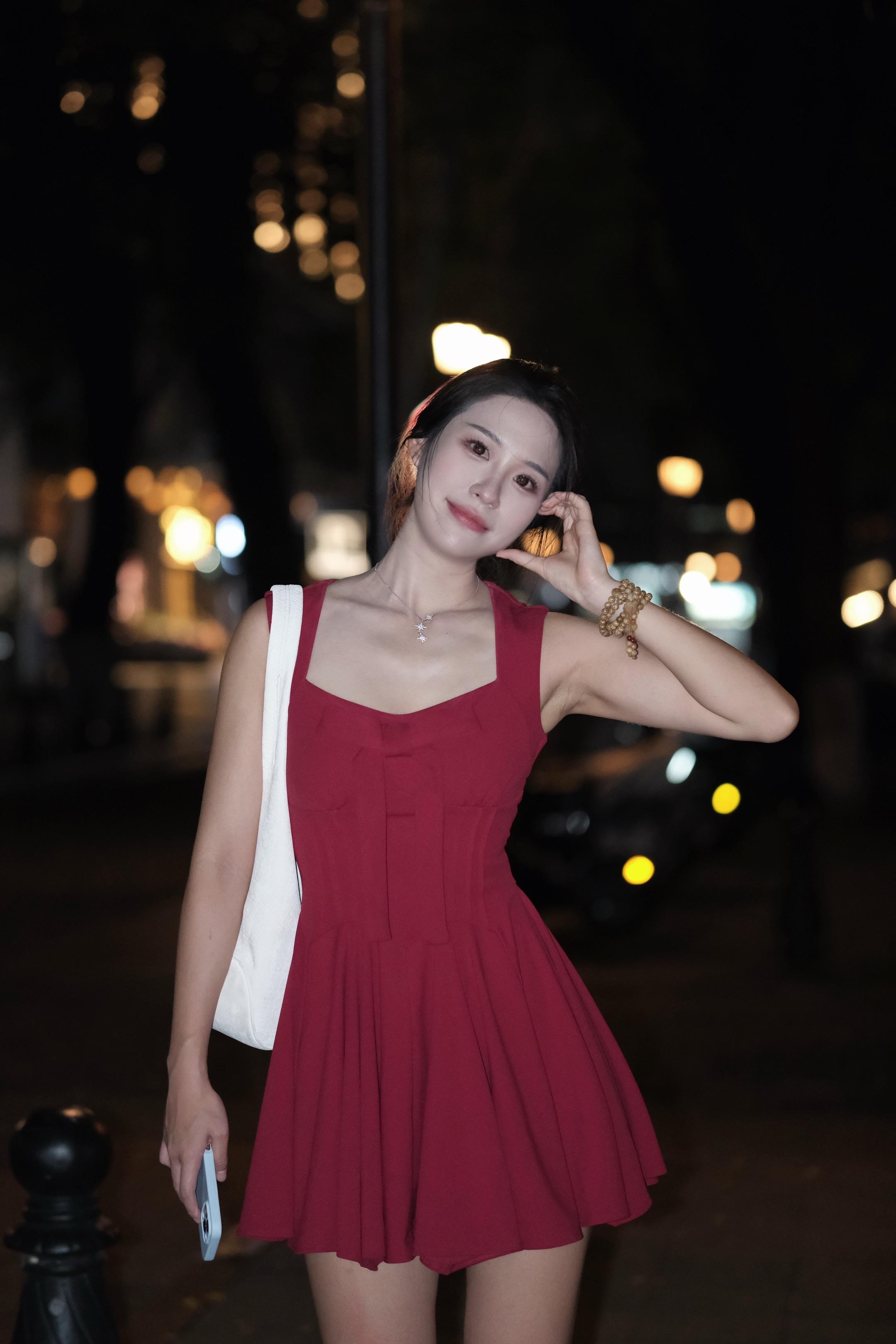 天在将黑未黑时最美，爱在将爱未爱时最迷人