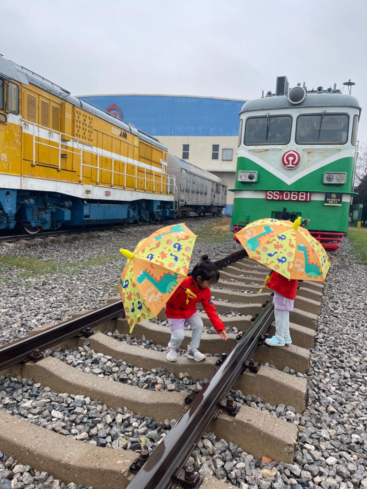 陪娃的时光雨天也不能宅着，带娃去了中国铁道博物馆东郊馆，不用预约，票价20元，孩