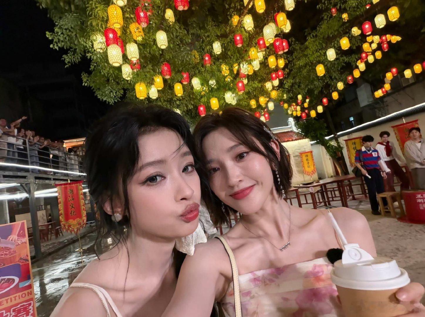唐艺昕第一个网名叫危险孙怡的第一个网名叫纯白色天使 隔着网线的二人，早年网名都带