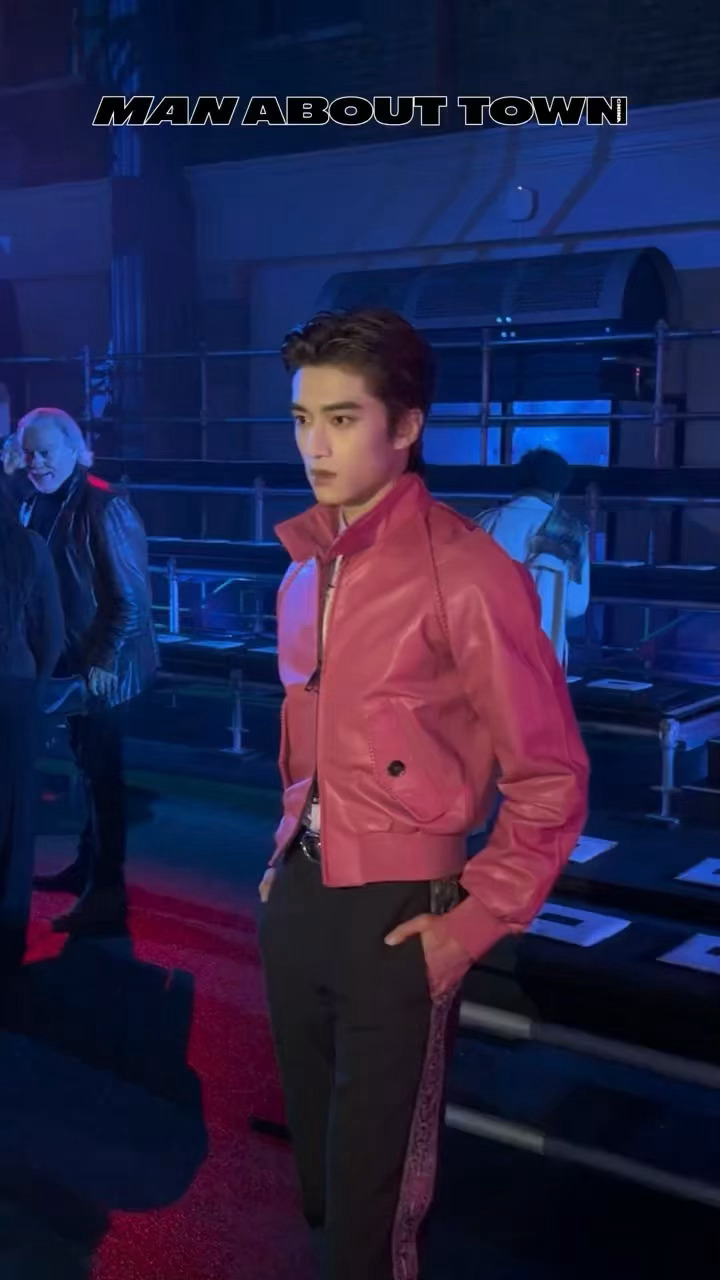 张康乐亮相伦敦时装周 Burberry 大秀，上身Burberry 2026 春