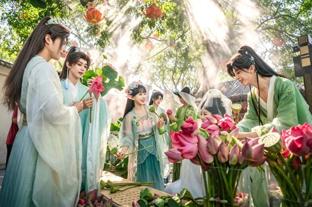 #清明上河园#一城汴梁烟火，半部大宋风华。凭借多年深耕宋文化文旅融合创新，以文化