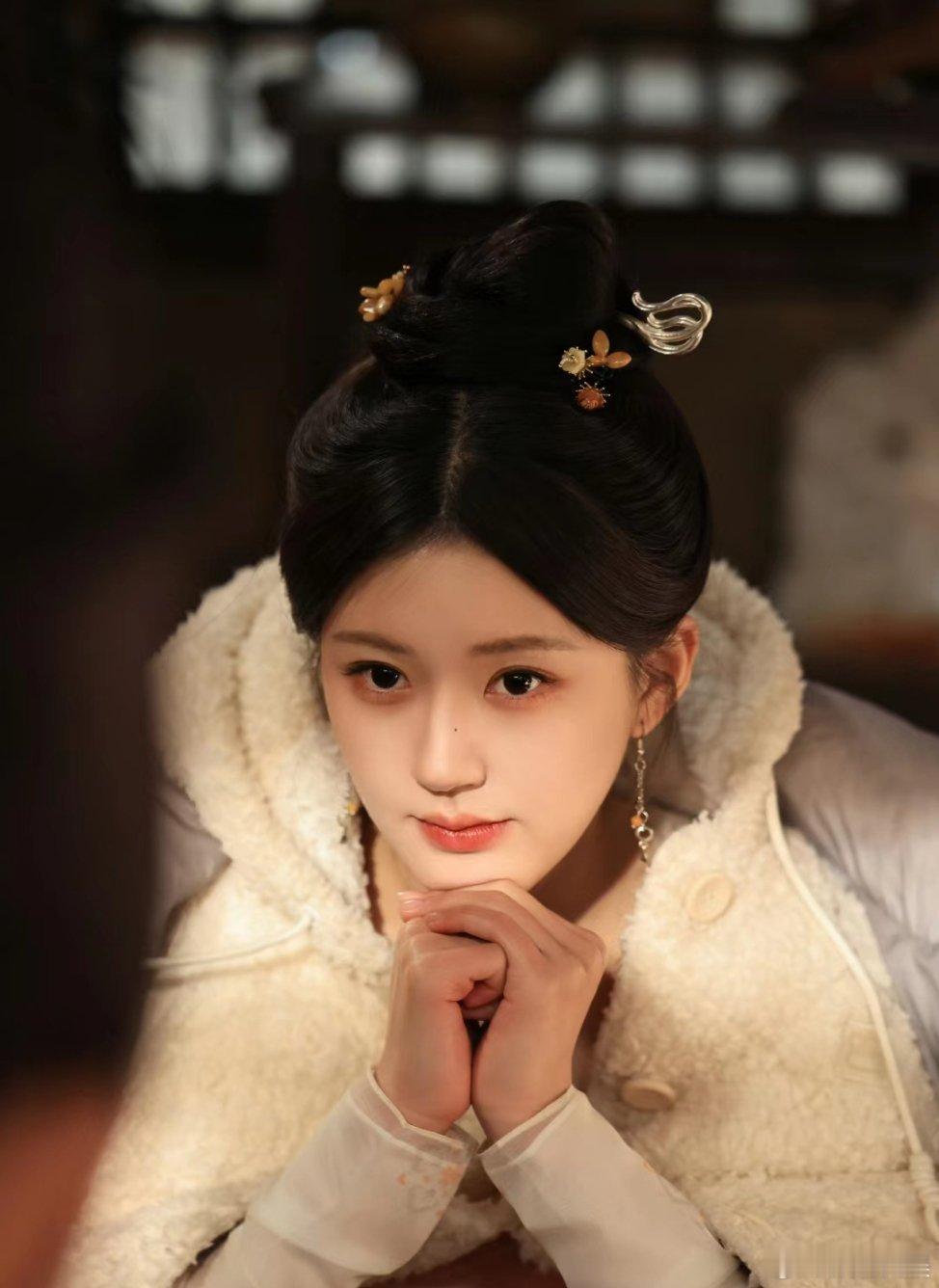 珠帘玉幕 赵露思写真集 好美的古装赵露思！赵露思好适合古装剧，这古装剧简直太魔性