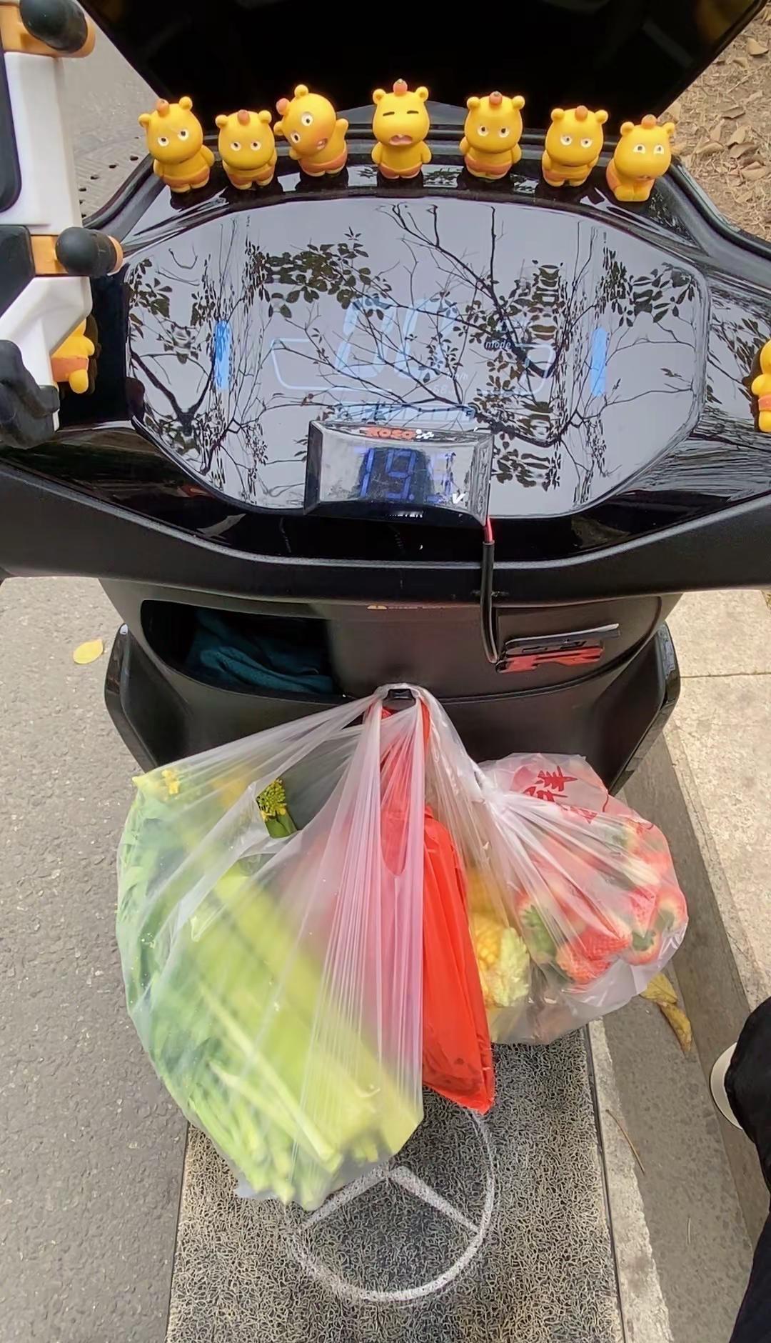 今天的快乐是南屿菜市场给的，也太挤了吧！进也不是，退也不是😂随拍