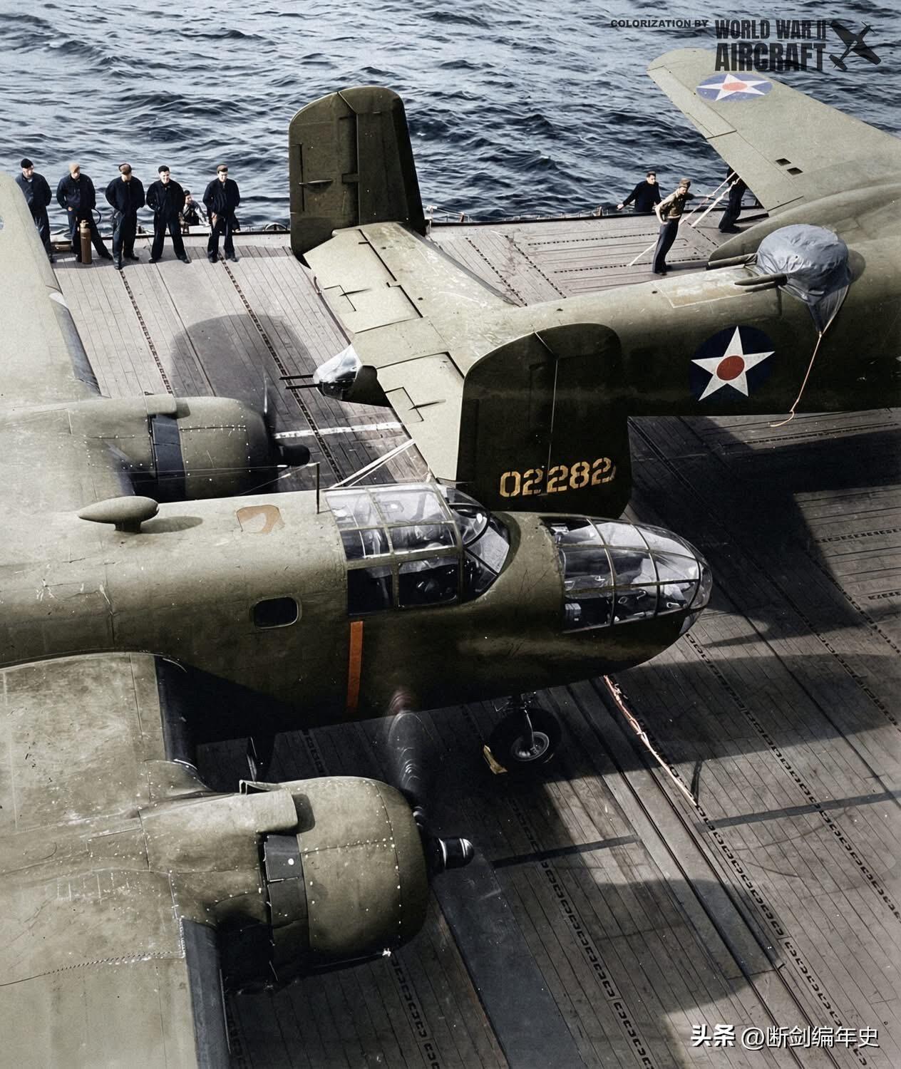 1942年4月18日，美国陆军航空兵中校詹姆斯·杜立特率领16架B-25轰炸机，