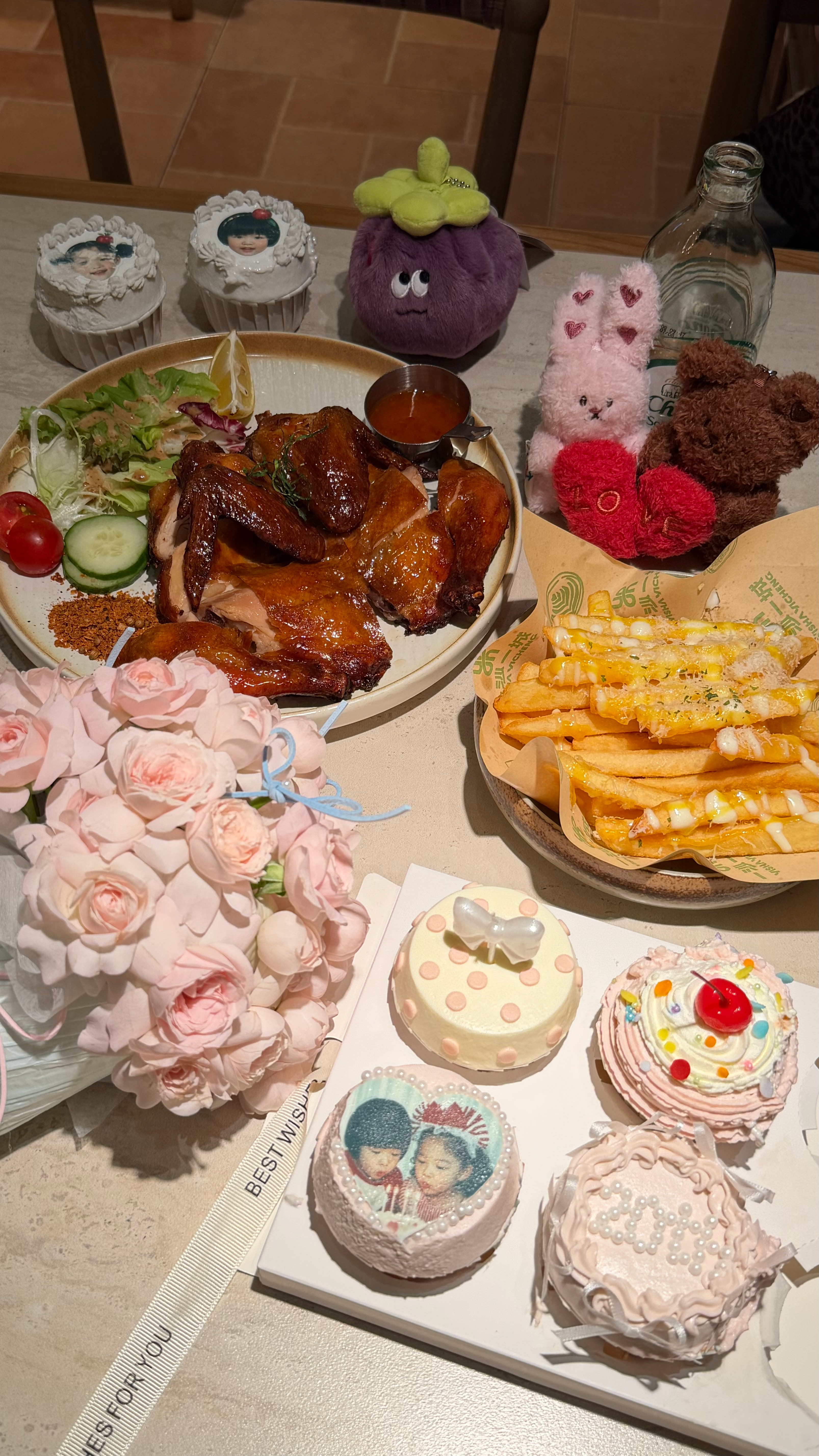 今天是和lxy的20周年纪念日🥰🫶🏻嘿嘿先发一张米琪吵吵屋 ​​​