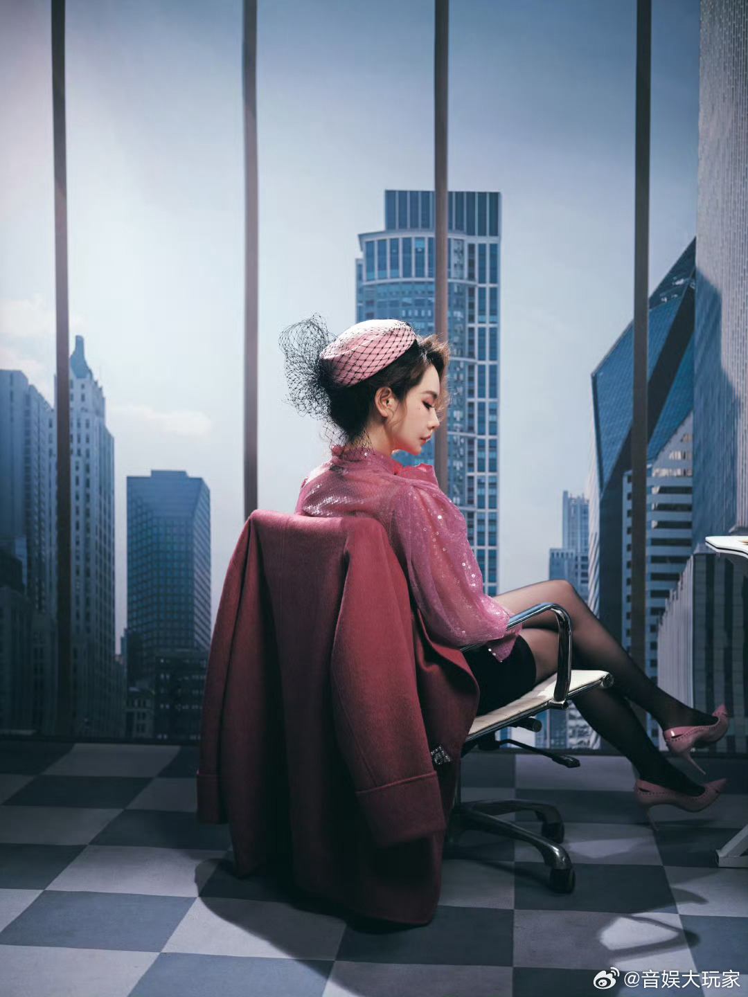 戚薇戚薇也被父母硬控过戚薇你的童年我的童年好像都一样戚满分本人认证，童年不是想要