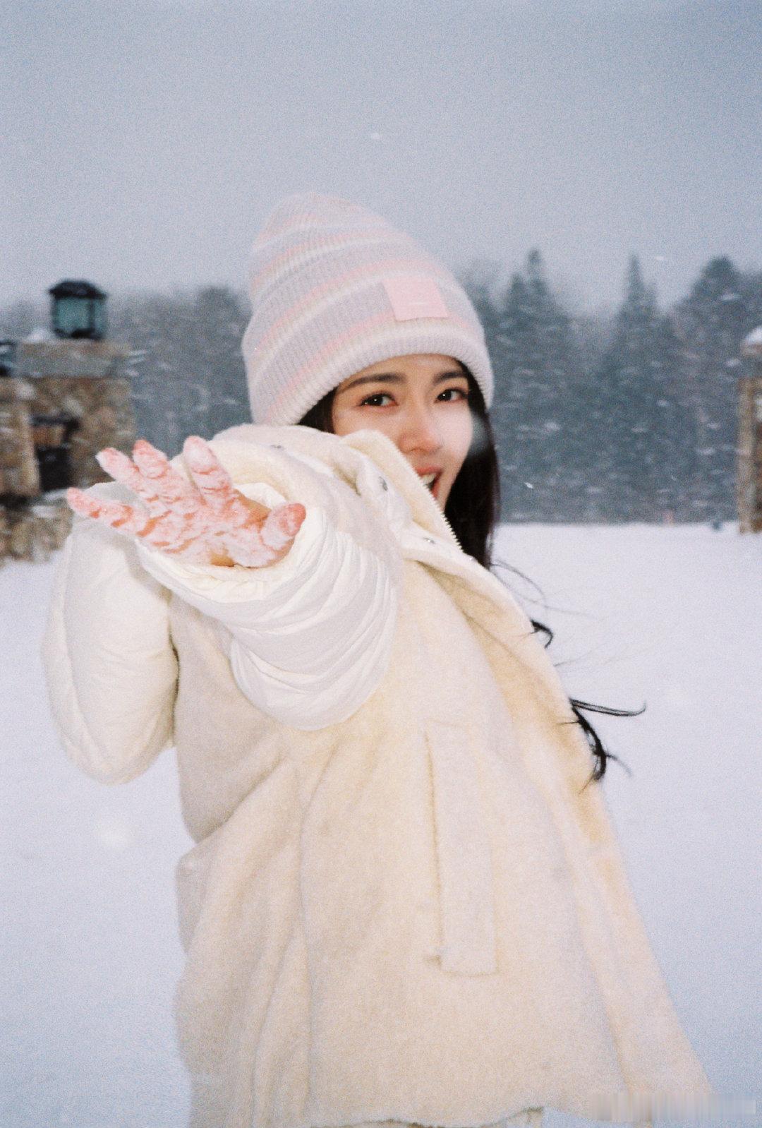 赵今麦滑雪vlog赵今麦2025年最后一个vlog是聂曦光的滑雪时间⛷️可爱麦麦