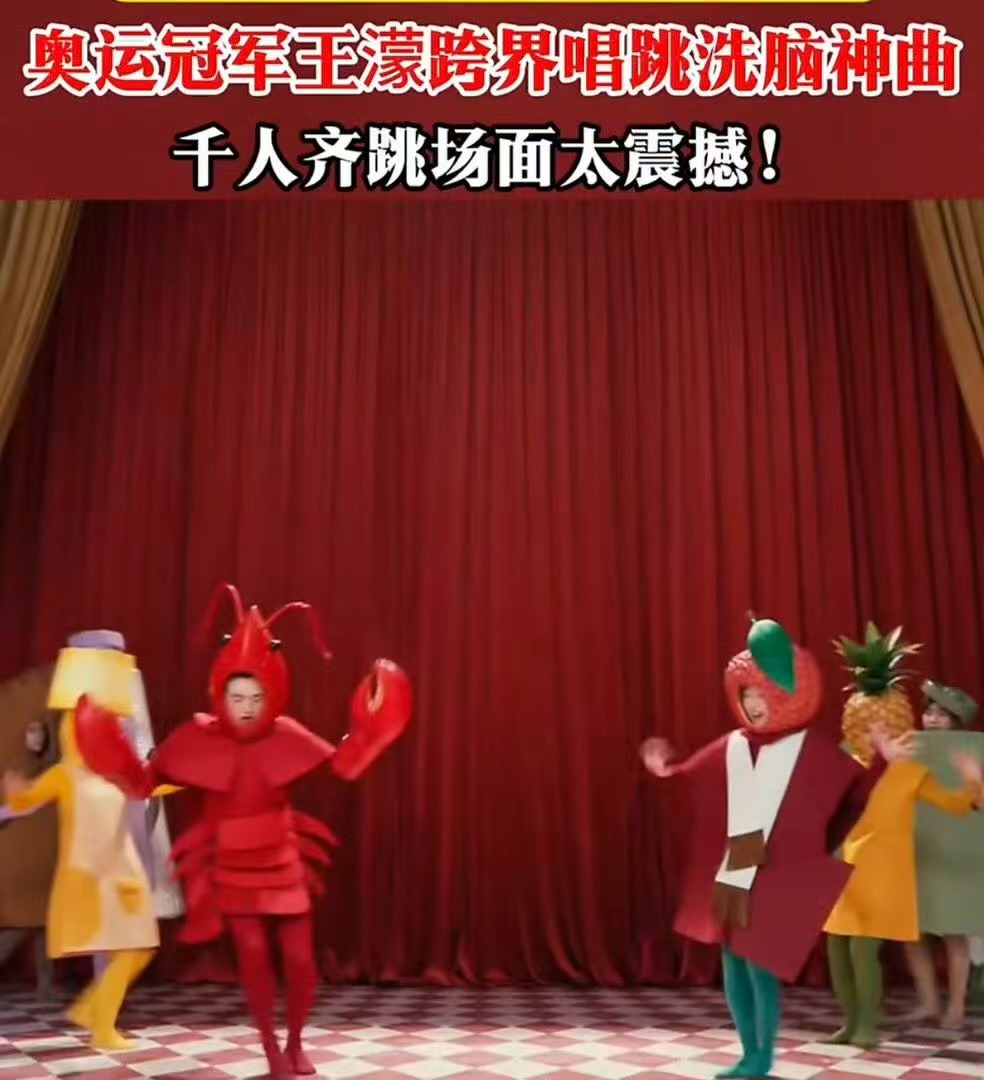 高考完沉寂的广场舞又回来了高考收官，广场重燃🔥神曲上新炸场，千人同跳好热闹，短