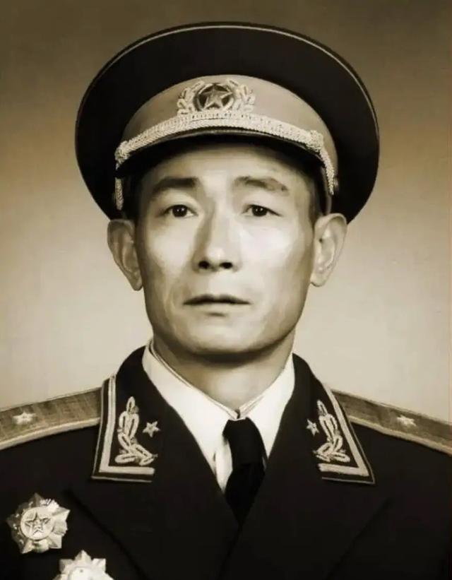 1938年，日军占领祁县后，扶持了不少汉奸。386旅旅长陈赓气愤的说：“得杀几个