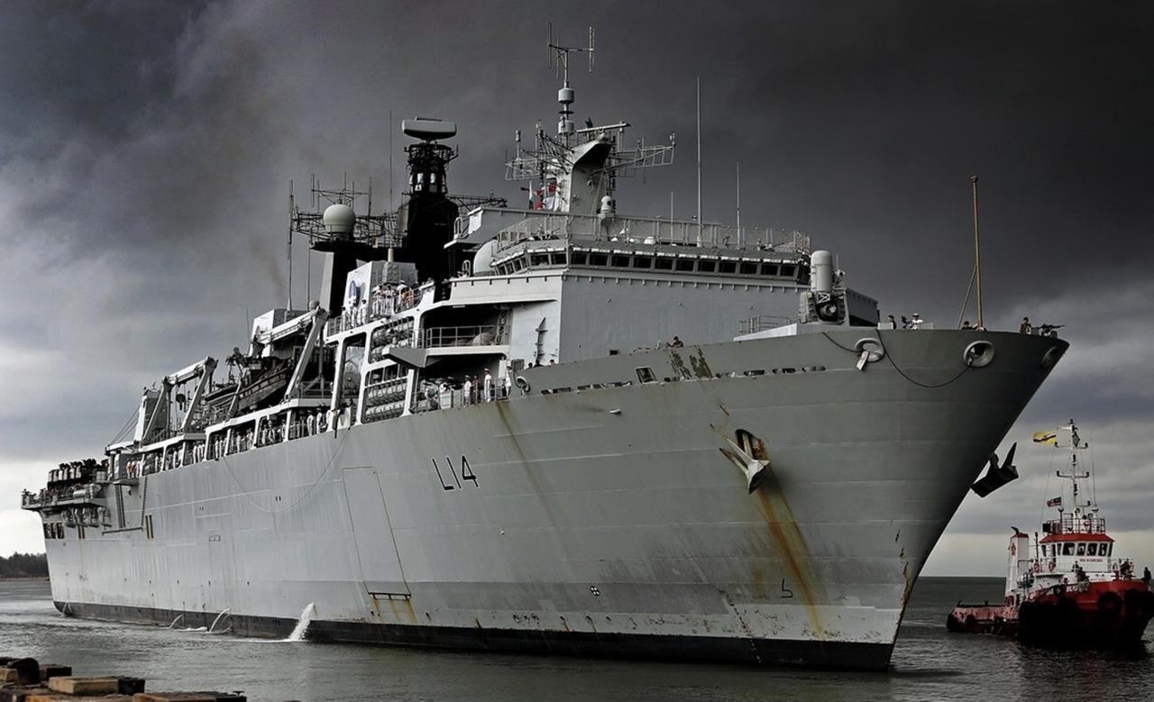 天呐！英媒自曝海军破舰扎堆，帝国荣耀碎一地。
英媒最近自己爆了个料，说英国海军好