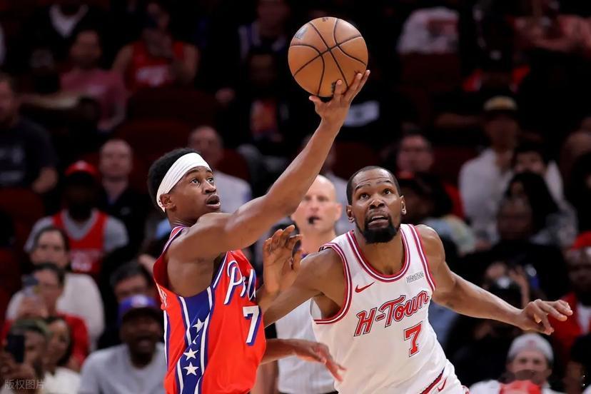 险中求胜！火箭击败76人豪取8连胜北京时间4月10日，NBA常规赛，火箭主场11