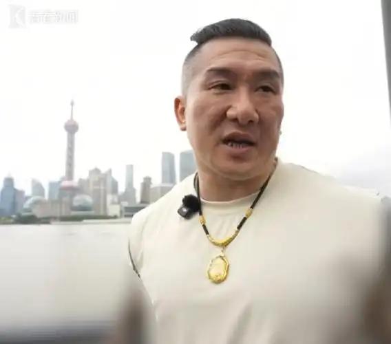 台湾网红馆长直播说，以后不开启大陆自由行了，每次来大陆，都是赔本的，养不起二十多