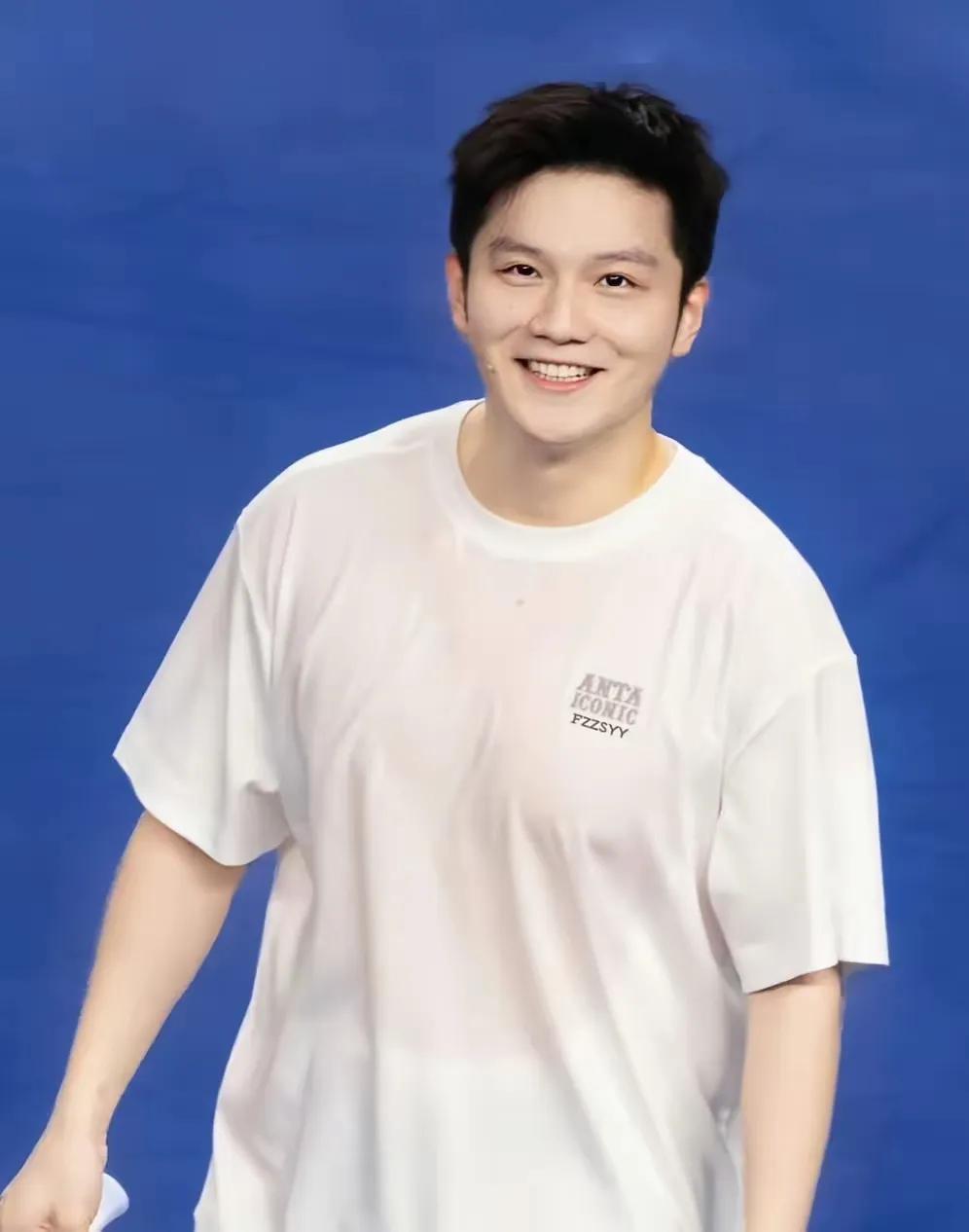 30岁的樊振东，在德甲打着快乐球，真没必要再回到高强度的国乒体系里“遭罪”。
 