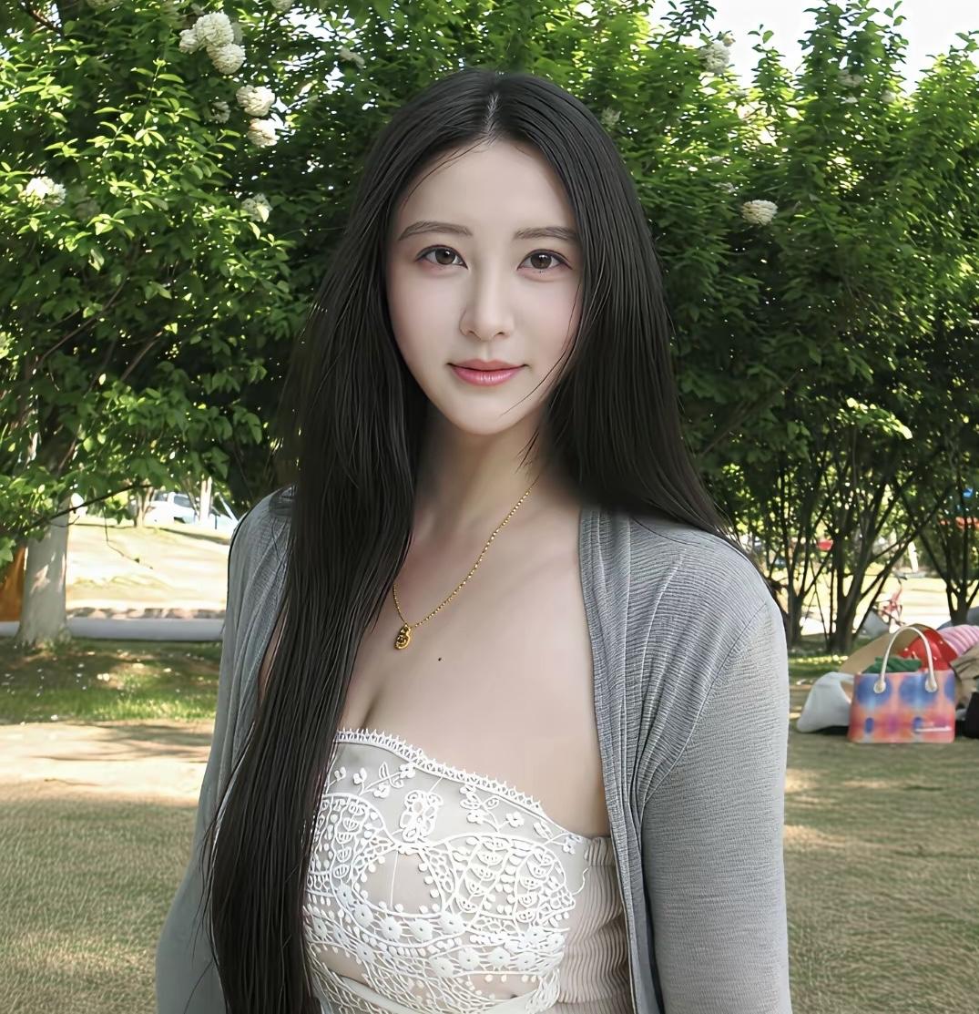 今天的相亲，像一场体面的社交表演。对方条件优渥，谈吐得体，我们聊工作、聊生活，甚
