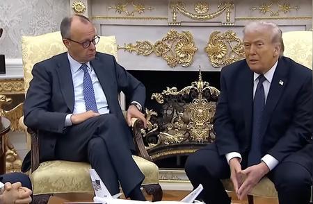 特朗普第一次公开认怂！
 
就在昨天，他对着镜头亲口松口，说美国的石油和汽油价格