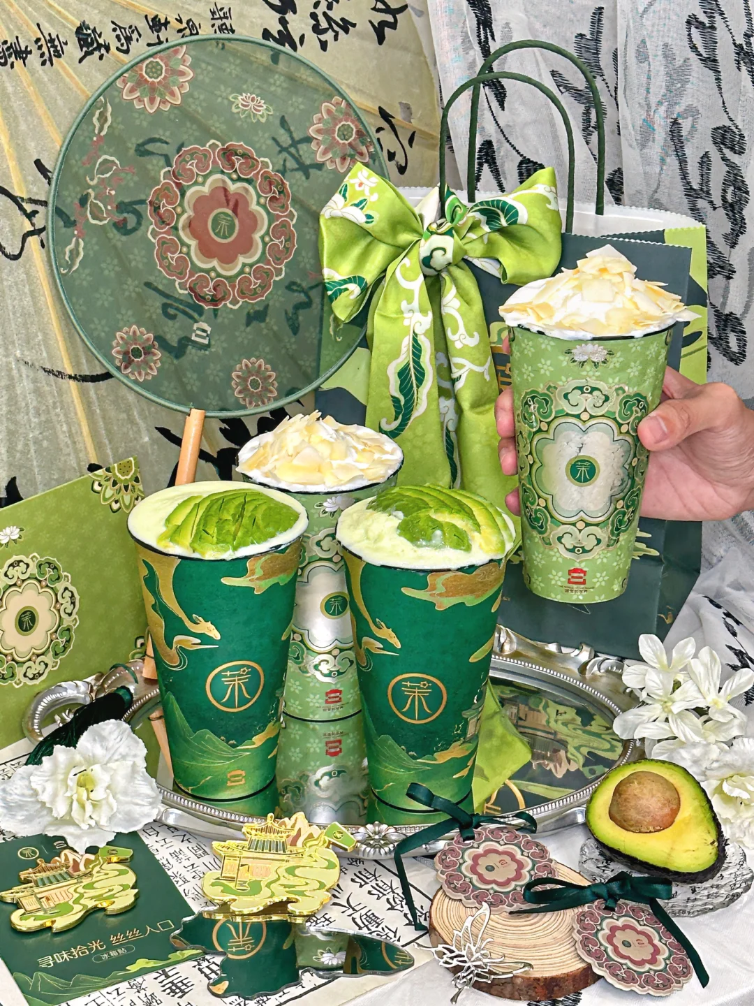 茉酸奶宫里的世界联名周边….是谁爱上了！！！