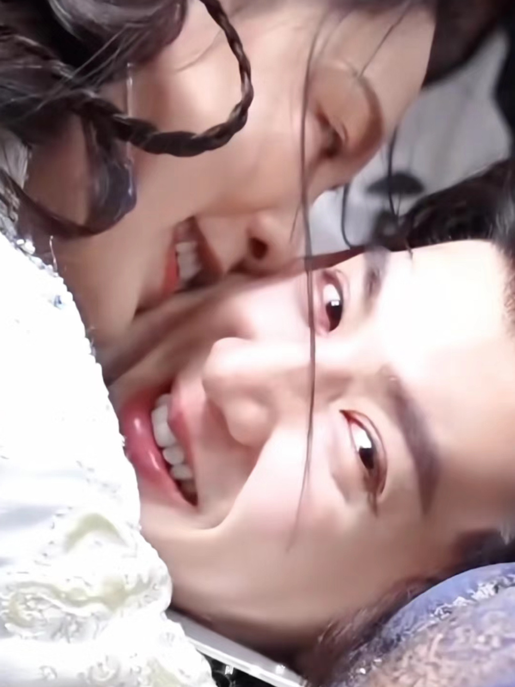 终于懂男人看甜妹的感受了李沁和陈哲远的这个路透也太那个了吧！！！还没播就给我钓成