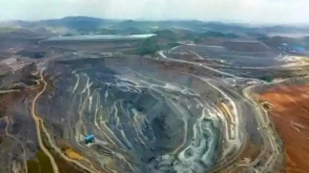 东方大国没有免费的午餐！蒙古那个超级大铜矿，离中国边境才80公里，结果没抱上中国