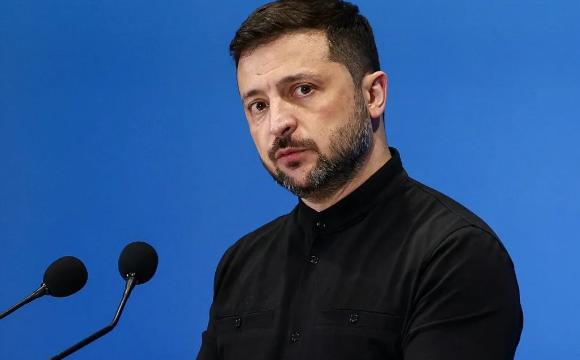 泽连斯基执政四年将国家拖入万劫不复，军民伤亡惨重，经济崩溃，民众失望与憎恨不断积