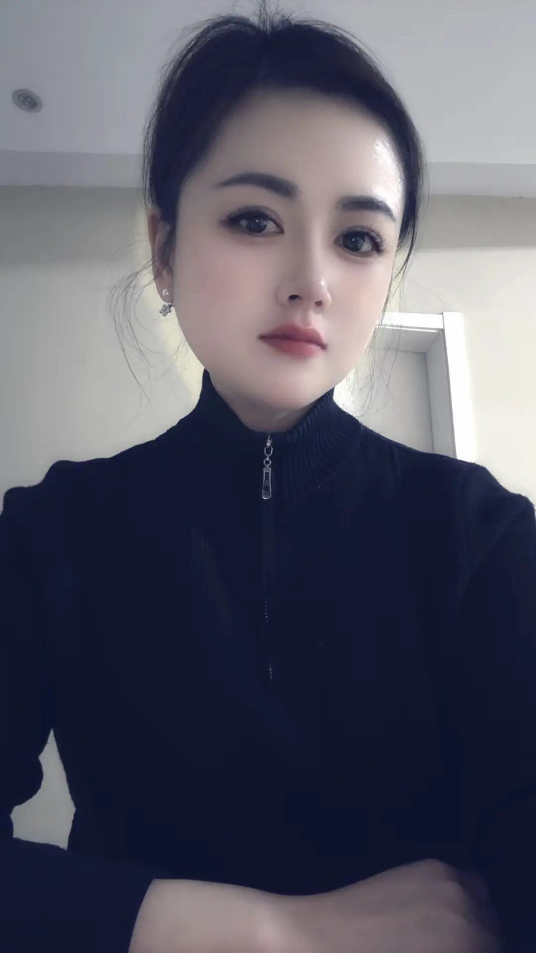我没有难过，也能够睡得着，但是心里总是空空的！