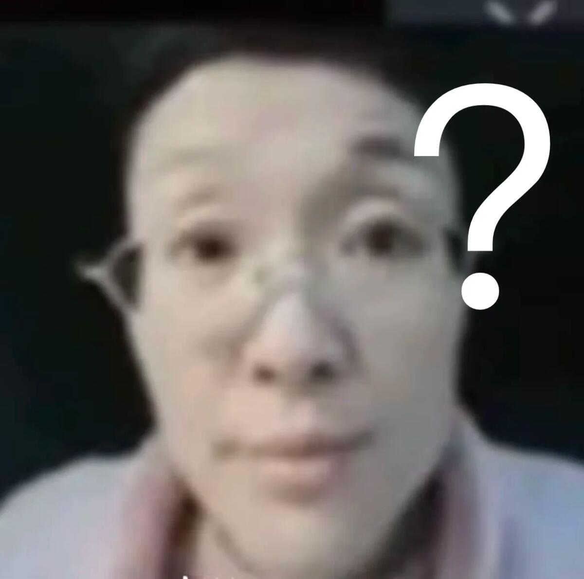 我妈在家庭聚会上自纱式玩抽象昨天元旦家庭聚会，吃完中午饭大家在客厅聚一起聊天。我