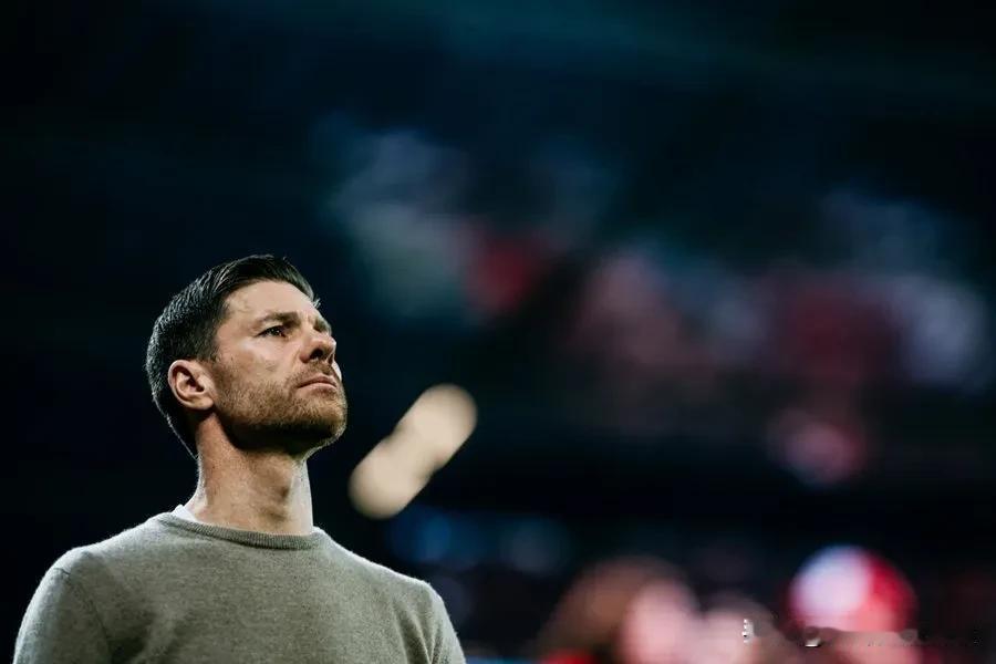 欧洲足球史上最长不败纪录：

🇩🇪 49 场比赛 - 勒沃库森
🇵🇹 4