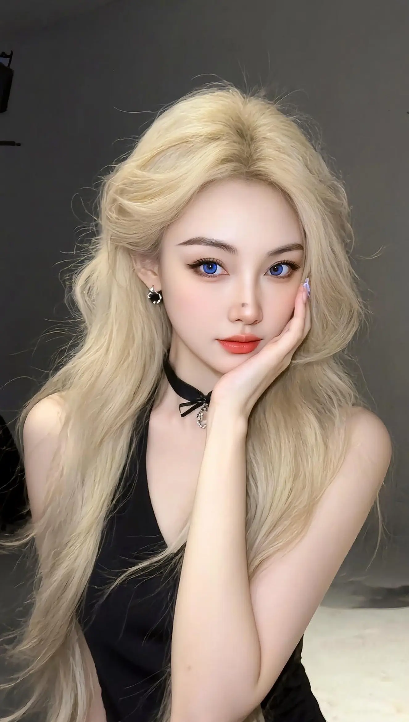 AI冷调金发写真 随变ai随便玩