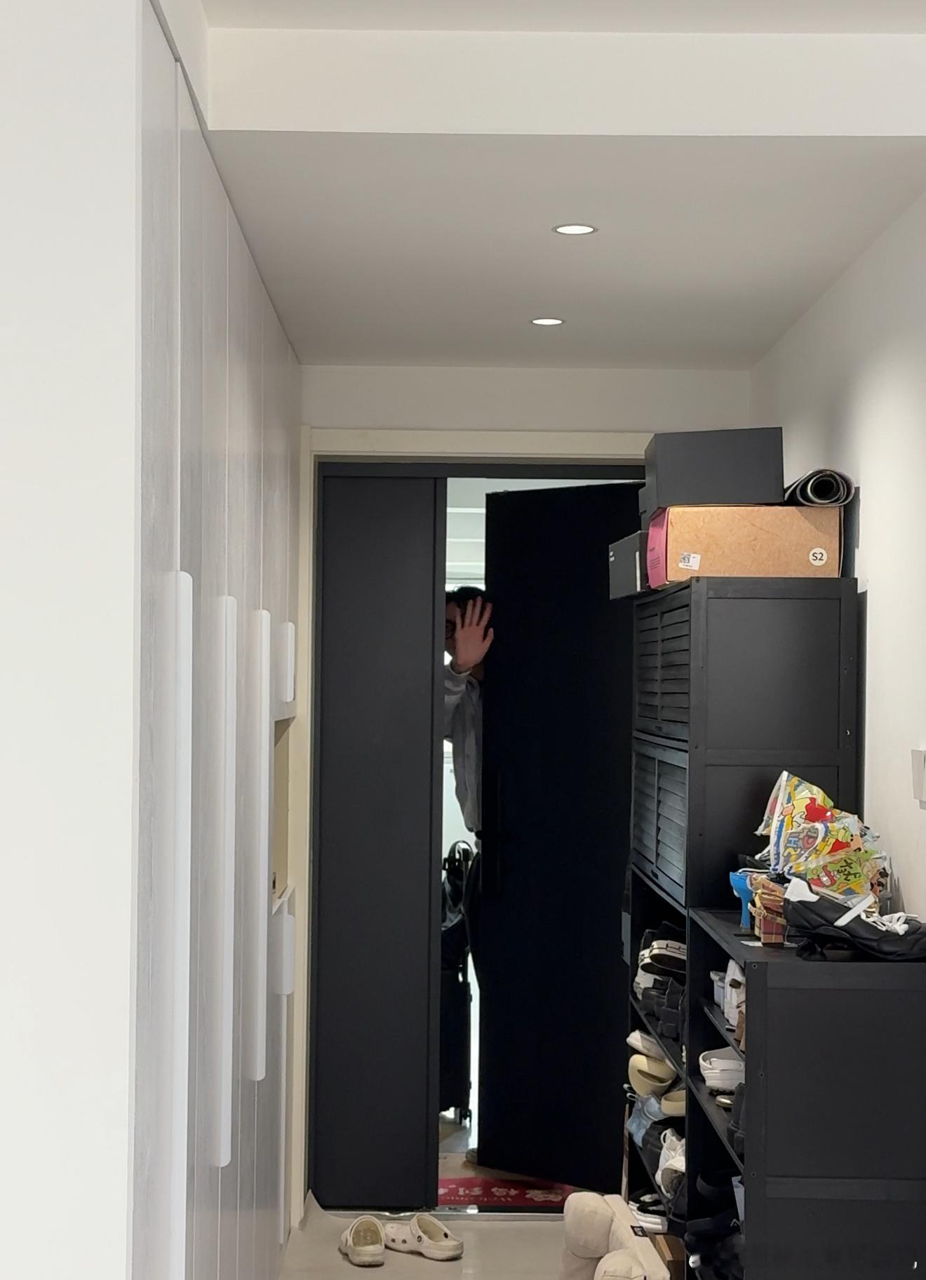 目送金猴回老家咯！今年分开过年他回老家，我和我妈在杭州哈哈哈哈有种结婚以前的感觉