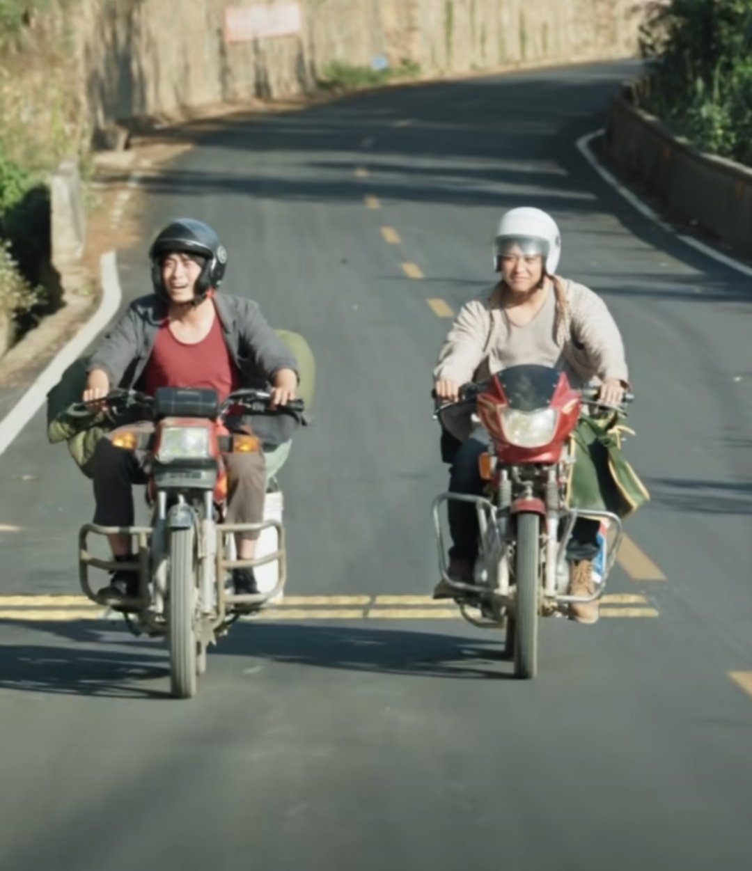 跨越4000公里只为回家团聚家，是起点，也是归途！短剧北往中两位在云南务工的东北