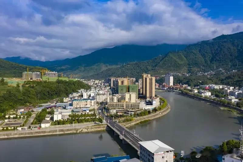 最近四川平武县居民咨询当地男性血样采集问题引发关注。有居民问龙安镇双安村要求家庭