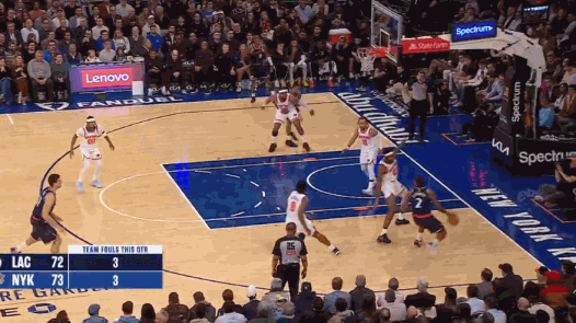 卡子哥又伤了，跟上场受伤的是同一只脚
从上次复出以来可谓是兢兢业业没有缺席
这次