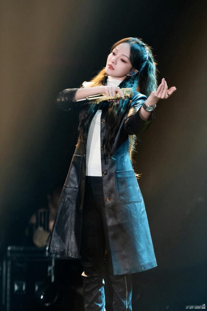 张韶涵觅光一口气公布17个全球大奖 绝了呀！张韶涵这一波直接杀疯了，17个全球大