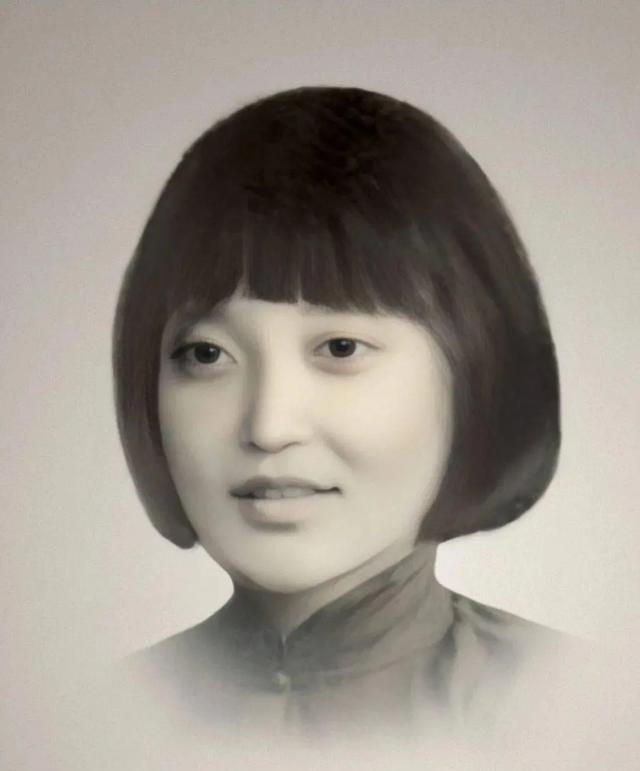 1928年9月，因叛徒出卖，她被捕了。次年3月，她自己咬断脐带，在狱中生下孩子。