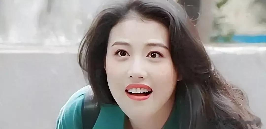 周海媚的家庭成员🕯️🕯️🕯️

父亲—周炳光（成功企业家）已故

母亲—名