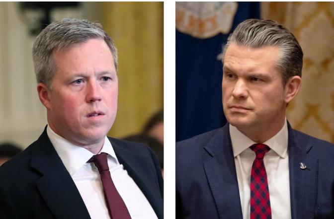 美国五角大楼突发高层激烈内讧！
-
波斯湾海面上，美军航母战斗群正推进，隐身战机