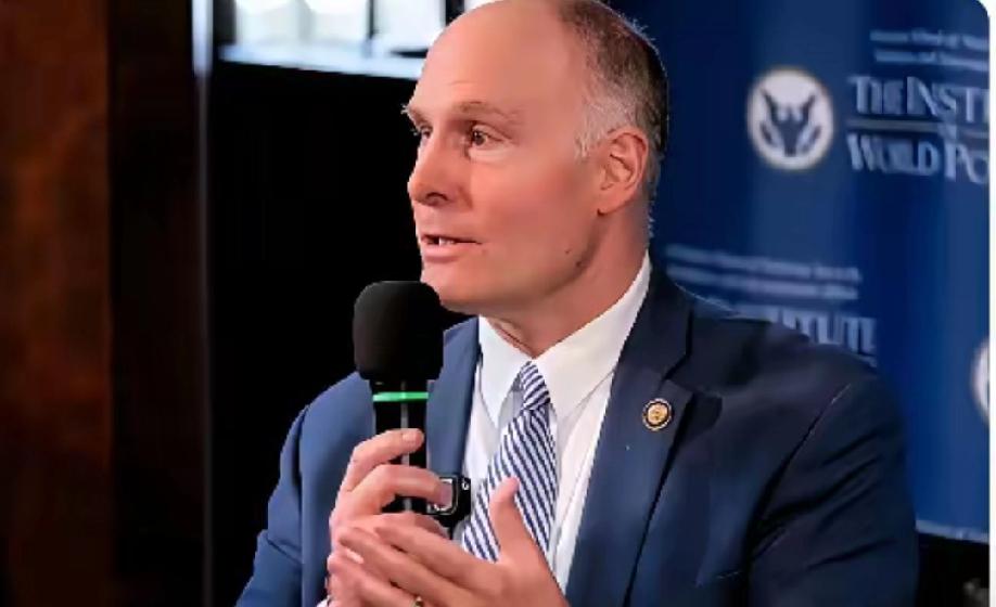 美议员:英伟达助深度求索强化的AI模型被中国军方使用！

昨天，美中战略竞争委员