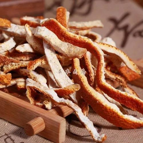 一个藏医对我说：耳鸣说白了就是脾破了，痰毒堵住了耳朵！我怒骂他是庸医，但后来我却