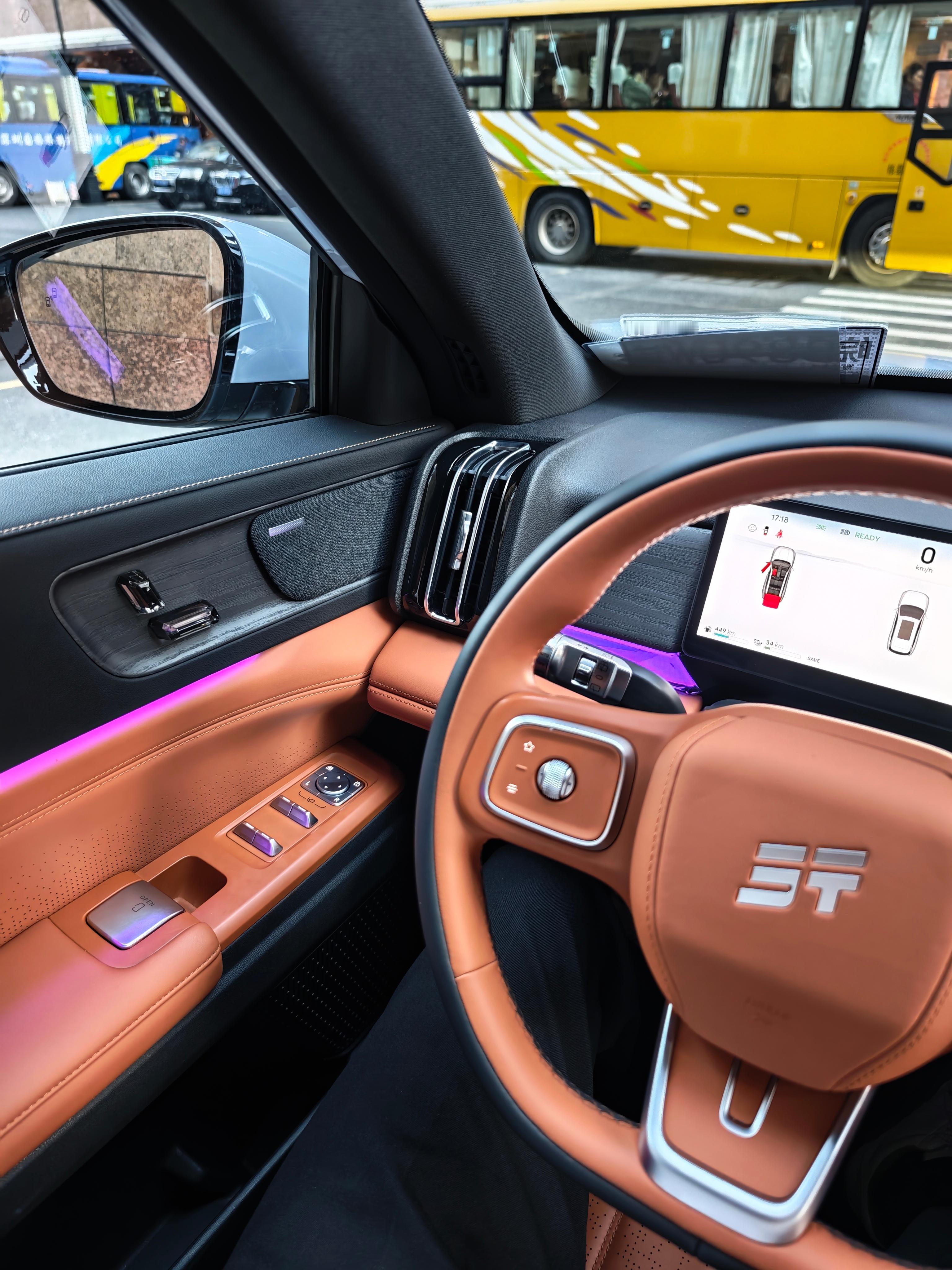 宝马7系之后，越来越多车开始用水晶氛围灯感受一下捷途山海L7 PLUS的车厢氛围