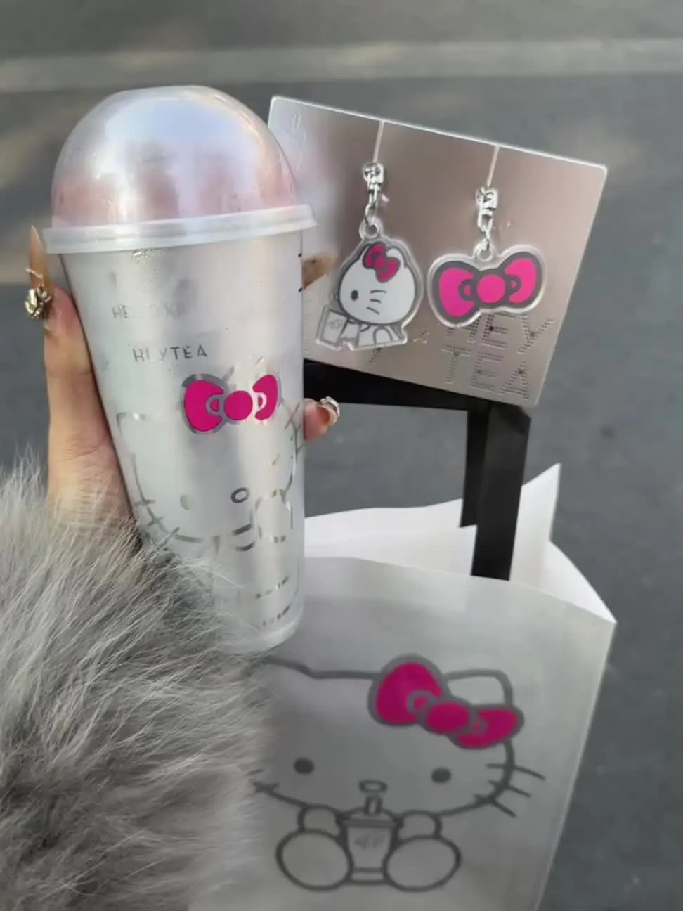 哇哇！！！是谁还没有收到好朋友奖励的喜茶HelloKitty联名！